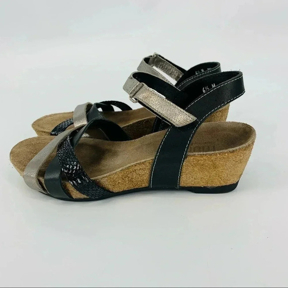 Munro Eden Sandal - Picture 3 of 9